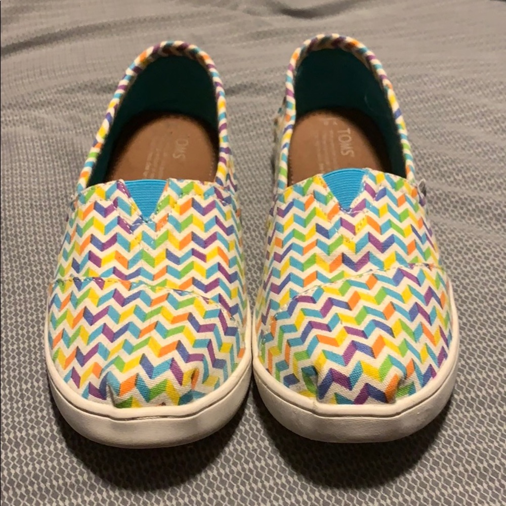 TOM’S slip on shoes